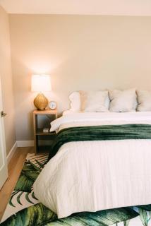 NEW fully renovated with fenced backyard and dog friendly - 1