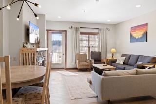 SE 307 Modern 2BR 2BA Snowshoe Mountain Getaway - 8
