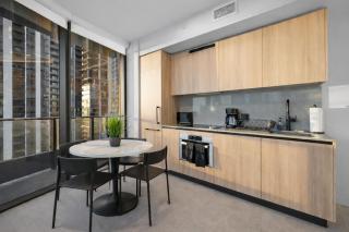 F2805 Corner 1BR with 180 Balcony a Pool and Gym in Downtown Miami - 5