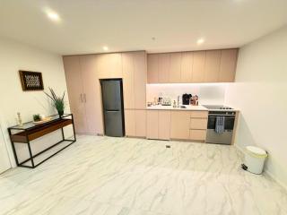 Central Christchurch One Bedroom Apartment - 1