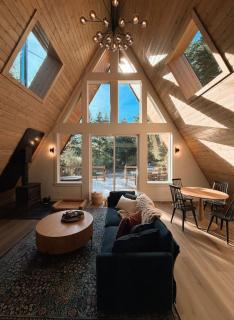 New Mt Rainier Aframe with Sauna and Hot Tub near White Pass - 7