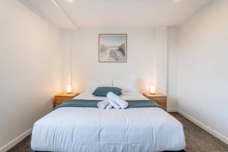 Penrose 2BR Gem with Parking and Air-con - 5
