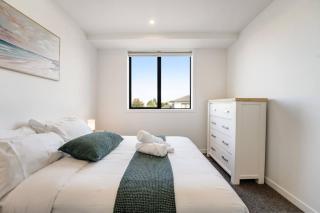 Penrose 2BR Gem with Parking and Air-con - 1