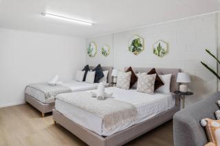 Affordable Studio sleeping and living space combined - 8