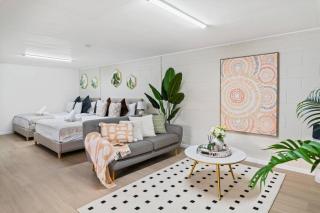 Affordable Studio sleeping and living space combined - 4