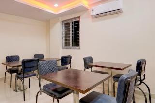 Super Townhouse Nanak Ram Guda Near WaveRock SEZ - Hyderabad - 6