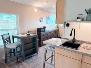 Private Bayou GuestSuite Studio Retreat - 5