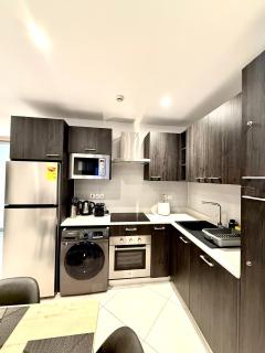 One Bedroom Apartment at Elite Luxury Suites at Loxwood House - 3