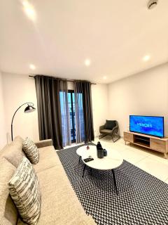 One Bedroom Apartment at Elite Luxury Suites at Loxwood House - 1