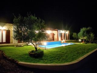 Villa in Arkadi with Pool near the Sea - 3