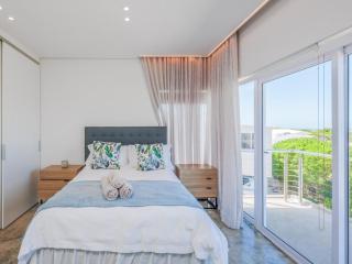 14 Taaibos Close Suiderstrand - 9