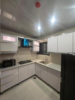 Family-Friendly 2BR Apartment Five Star Residence - 3