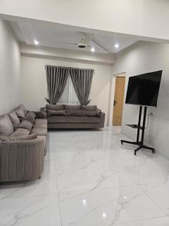 Family-Friendly 2BR Apartment Five Star Residence - 2