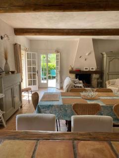 Maison des Cigales a heavenly setting - 3