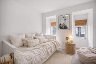 Bright and Spacious 3 Bedroom Townhouse - 9