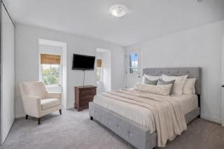 Bright and Spacious 3 Bedroom Townhouse - 5