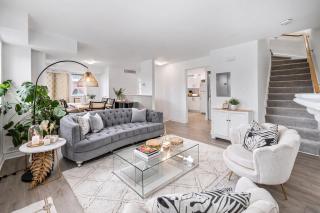 Bright and Spacious 3 Bedroom Townhouse - 3