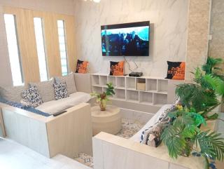 Comfortable 2-Story Home for Families & Groups - 0