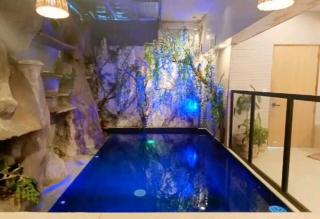 Comfortable 2-Story Home for Families & Groups - 6