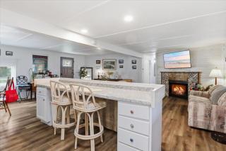 Lake Ozark Getaway with Fire Pit & Flat Lot - 6