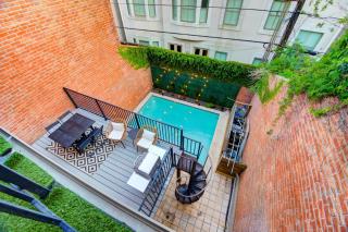 Kirby Poolhouse - Game Room - Garage - Elevator - 8