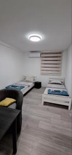 DM Hostel and Apartments - 9