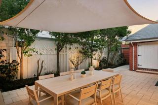 North Fremantle Retreat Walk to Beach, River & Train - 5