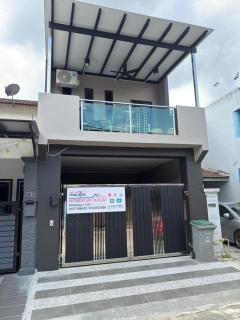 Elegant Modern Stay , Middle Town Kulai 10-11 Pax - 6