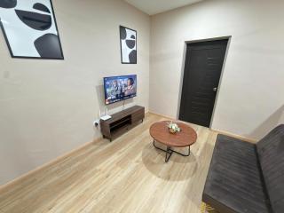 Elegant Modern Stay , Middle Town Kulai 10-11 Pax - 5