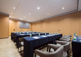 Zhangjiajie National Park Resort Hotel - Mtn view&River view&Courtyard view-Free delivery to the East Gate once, self-service washing machine with drying, luggage storage - 2