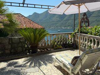Spectacular Bayview Apt With Big Private Garden - 2