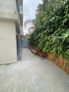 Luxury Apartment in Lake View with private garden - 9