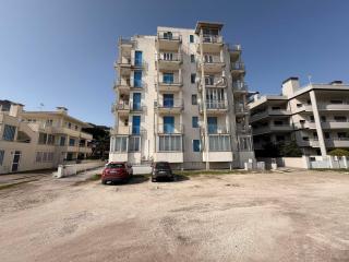 Large three- room apartment facing the sea - 0
