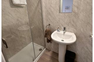 Near Beach - Parking - WiFi - Sleeps 2 - 6
