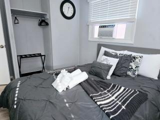 Cozy Haven in Hampton Roads Near Beaches, Military Bases & Historic Sites - 5