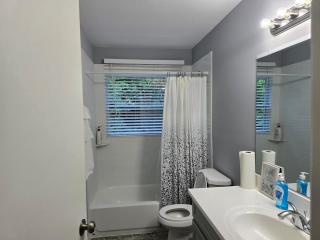 Cozy Haven in Hampton Roads Near Beaches, Military Bases & Historic Sites - 9