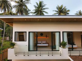 Banyan Cove 2 Story Pool Villa and Mountain Views - 5