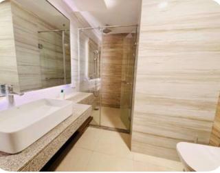 Luxury 02 Bedroom Apartment on 11TH Floor at Gold Crest DHA Phase 4, Lahore - 6