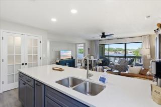 Lakeview Retreat Near Margaritaville - 7