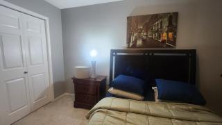 Edmonton Golden Horizon Homes 4BR 2BA Sleeps 10 - 7