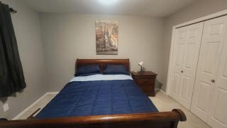 Edmonton Golden Horizon Homes 4BR 2BA Sleeps 10 - 2