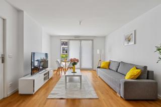 Modern Apartment with Free Garage - 0