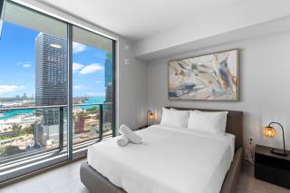Modern Condo w Amazing City Views in Downtown - 7