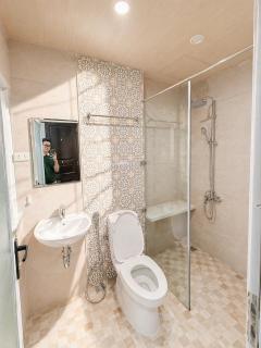 Em's Apartment & Hotel - 9