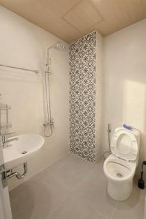 Em's Apartment & Hotel - 8