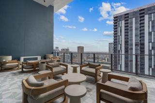 Modern Condo w Amazing City Views in Downtown - 2