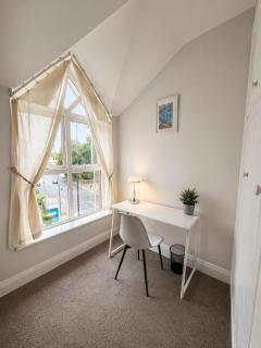 Waterford Triangle Apartment - 2