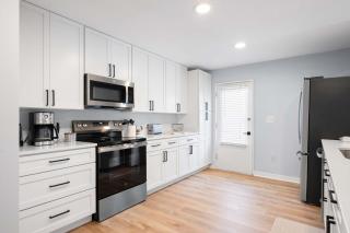 Fully Renovated Villa - Sleeps 6 Near Beach & Golf - 3