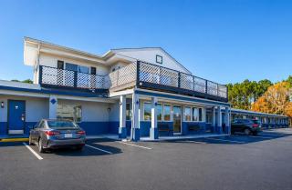 Whispering Pines by Hotel O White stone VA - 0