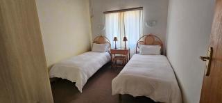 Family Retreat close to the beach - 2